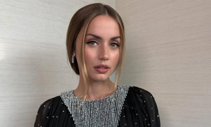 37-летняя Ана де Армас показала гламурный макияж на осень: тоненькие стрелки + темная помада (ФОТО)