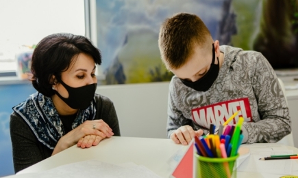 "Надо думать о детях и о будущем — они отблагодарят": Наталья Мосейчук открыла новую Школу Супергероев для маленьких пациентов больниц