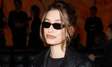 Нет, не рано: Хейли Бибер учит носить пальто-пиджак с меховой отделкой, которое пригодится вам зимой 2025 (ФОТО)