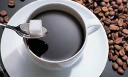Исследование: фастфуд нельзя запивать кофе