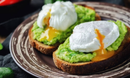 Легкий завтрак: как приготовить идеальное яйцо пашот