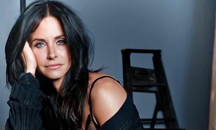 Бельевое платье, опередившее свое время: самый знаковый выход Кортни Кокс на "Эмми" в 1995 году (ФОТО)