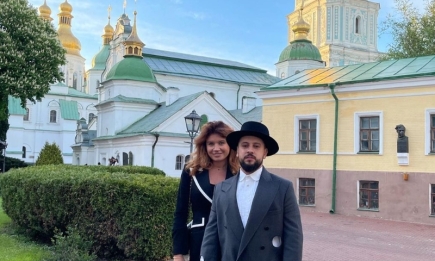 "Семья вместе": супруга Дмитрия Монатика показала, как певец украсил дом к ее приезду