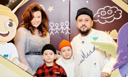Монатик дебютировал в роли писателя: презентация Книги мечты прошла в кругу детей украинских защитников (ФОТО)