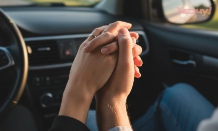 Когда слов недостаточно: какие статусы о чувствах заставят вашего парня думать о вас целый день?