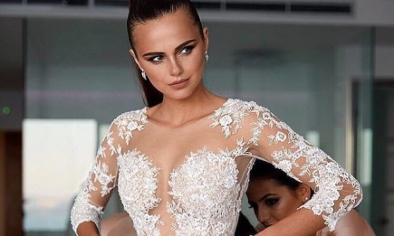"Зеркальный брак": 26-летняя модель и 62-летний бизнесмен устроили пышную свадьбу в Греции