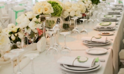 Как правильно расставить столы на свадьбе?