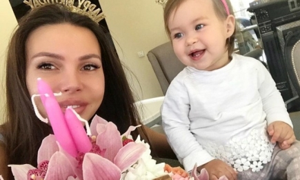 Как Оксана Самойлова с дочкой отметили дни рождения: ФОТО