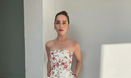 Тринити, это ты? Эмилия Кларк поразила фанатов роковым образом в кожаном пальто (ФОТО)