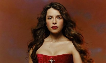 Христина Соловій засвітила голі ніжки на морозі та зізналась, скільки грошей витрачає на одяг: "Не купляю собі дорогі речі" (ВІДЕО)