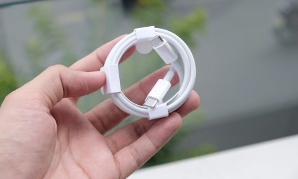 Чому телефон довго заряджається від USB: проста причина, про яку мало хто замислюється