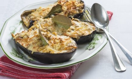 Эти грузинские "лодочки" — лучшее, что можно приготовить из баклажанов: простой рецепт (ВИДЕО)