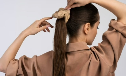 Волосы будут пышные и шелковистые: ТОП-5 аксессуаров, которые не портят косы