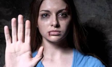 Как помочь человеку, который столкнулся с домашним насилием: советы психолога Елены Давыденко