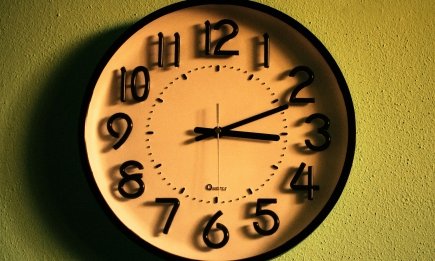 Додаткова година сну: коли українці перейдуть на зимовий час