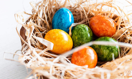 Просто, дешево і головне - без хімії: якого кольору можна зробити великодні яйця за допомогою натуральних барвників (ФОТО)