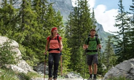 Как выбрать женские треккинговые брюки для разных сезонов: лето, межсезонье, зима