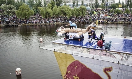 Пристегните ремни: Red Bull Flugtag снова в Украине ищет отважных летунов!