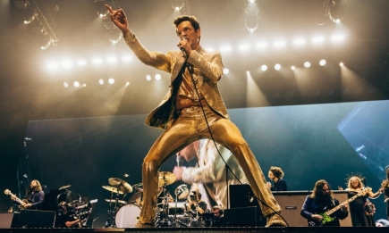Освистали та покинули концерт: The Killers в Грузії потрапили в скандал через росіянина