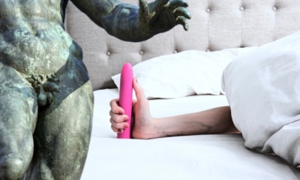 Мохнатые ладони и стертый пенис: смешные и дикие мифы о мастурбации