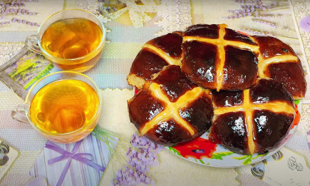 Такого рецепта вы еще не видели: рецепт христовых булочек "мазанец" из Чехии (ВИДЕО)