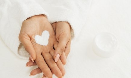 Більше не наждак: 5 причин, чому лущаться руки взимку, та перевірені методи відновлення