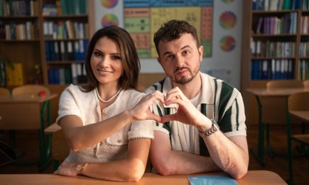 Полякова в школьном чате: в новом фильме "Батьківські збори" снялись не только Хижняк и Янович, но и куча других звезд (ФОТО)