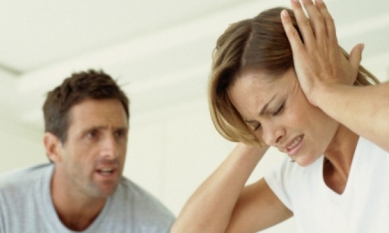 Психологи назвали 8 сигналов скрытого насилия в паре