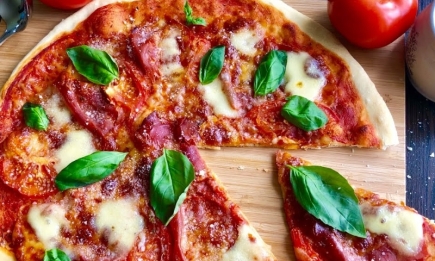 Что нельзя класть в пиццу: 5 ингредиентов, от которых будут плеваться итальянцы