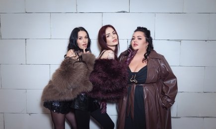 Набила настоящую татуировку и показала, как нужно отрываться: MamaRika представила клип на трек "Люби себя" (ВИДЕО)