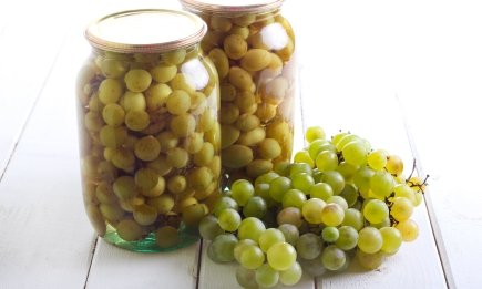 Закидываем кисть винограда в банку и получаем лучшую закрутку: никакой мороки (РЕЦЕПТ)