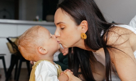 Дружина Тимура Мірошниченка вперше озвучила рідкісну ваду 2-річного сина. Ось чому його ніхто не всиновлював
