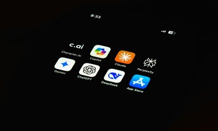 ChatGPT массово удаляют из-за соглашения с Пентагоном, а Claude стал номером 1 в мире