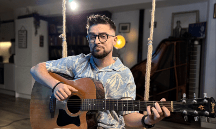 Без пафоса: Julik выпустил зажигательный клип на свою новую песню "Очі" (ВИДЕО)