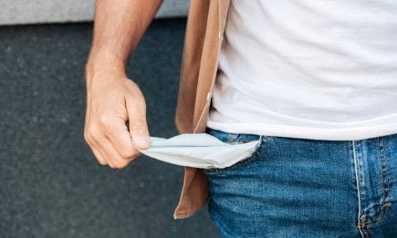 Привычки бедных людей: вот почему вы на самом деле живете от зарплаты до зарплаты!