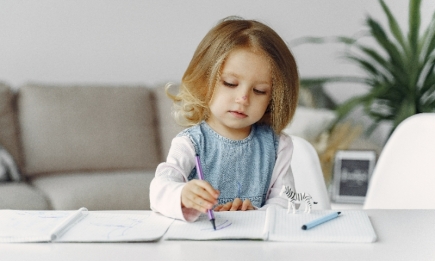 Вчимо дітей писати: як це зробити і зі скількох років