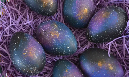 Космічні яйця: як пофарбувати крашанки на Великдень — майстер-клас (ВІДЕО, ФОТО)