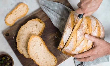 Никаких бутербродов с маслом: врач назвал продукты, которые нельзя есть с хлебом, чтобы не навредить своему здоровью