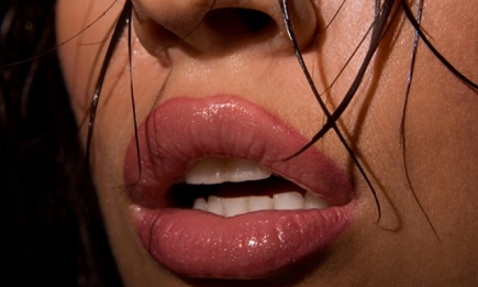 Как увеличить губы без пластических операций: 3 эффективных рецепта