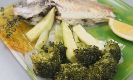 Запеченая рыба дорадо с овощным гарниром. Видео-рецепт