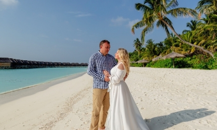 Певица Ольга Доля показала романтичные фото с празднования серебряной свадьбы на Мальдивах