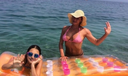 Анастасия Волочкова похвасталась одинаковыми купальниками с 11-летней дочерью (ФОТО)
