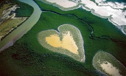 Романтикам на заметку: места на Земле в виде сердца