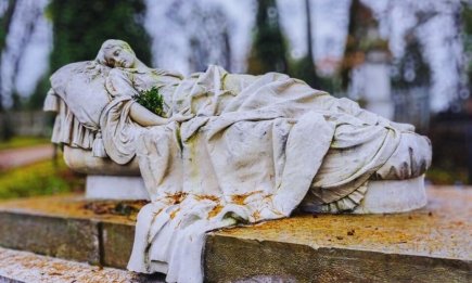 Тут застигла вічність: як виглядають 3 найстаріші цвинтарі Європи, що вражають своєю красою