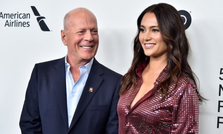 Жена тяжелобольного Брюса Уиллиса эмоционально высказалась о его переезде в отдельный дом: "Вроде бремя"