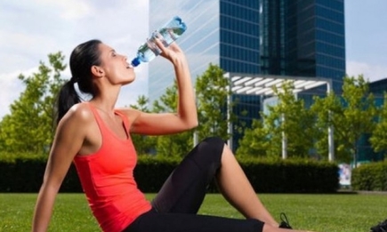 Пить ли воду во время тренировок: советы экспертов