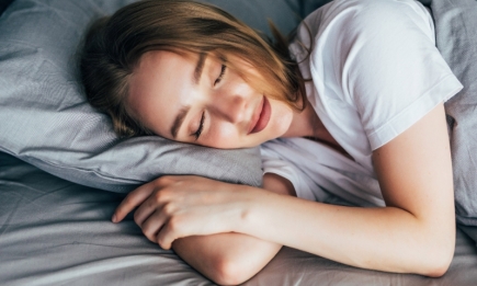 Чи є різниця, о котрій лягати спати і в які міф про здоровий сон ми даремно віримо? Вчений Олександр Коляда роз’яснює (ВІДЕО)