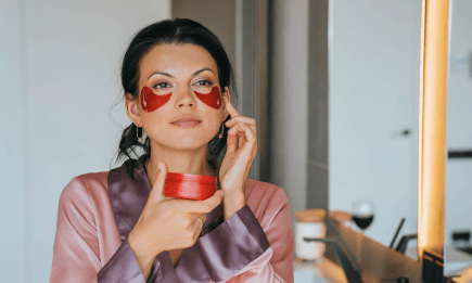 Минус отеки за две минуты: лайфхак с обычной ложкой, который работает лучше патчей