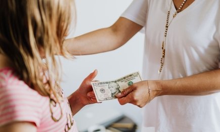 Програмування на бідність: чому фраза "У нас немає грошей" руйнує майбутнє вашої дитини