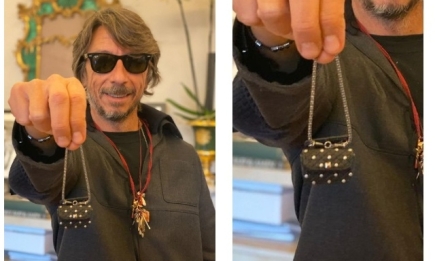 Крошечная мечта: Valentino создали самую маленькую сумку